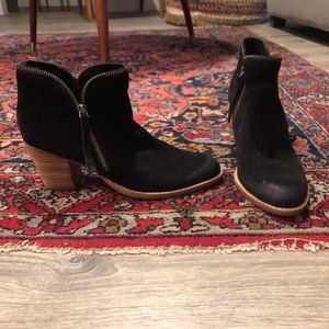 Dolce Vita Jana Black Suede Zipper Bootie